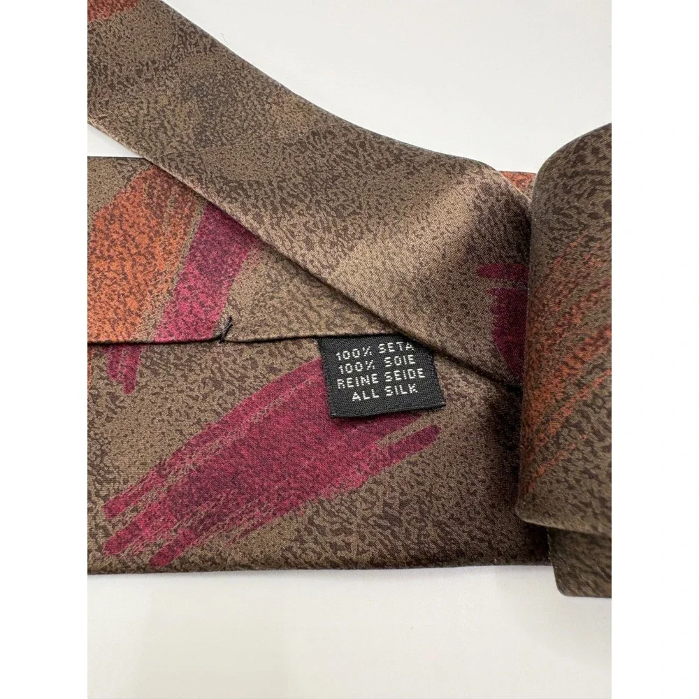 Bernard Hill Mens Silk Necktie Brown Burgundy Abstract Brushstroke Pattern
